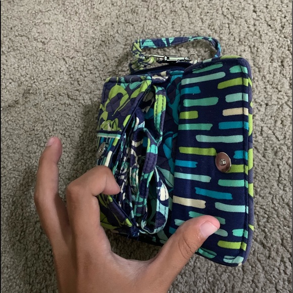 Vera Bradley Crossbody Wallet - Picture 5 of 6